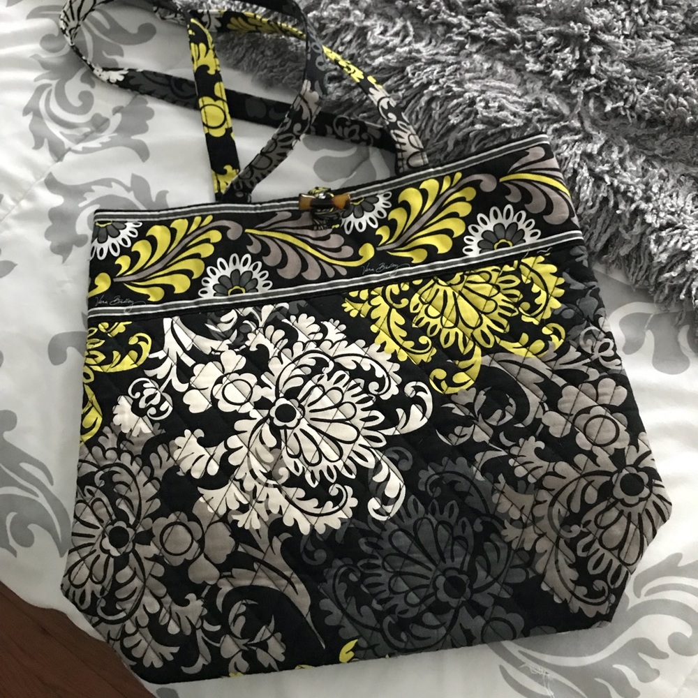 Vera Bradley tote in baroque